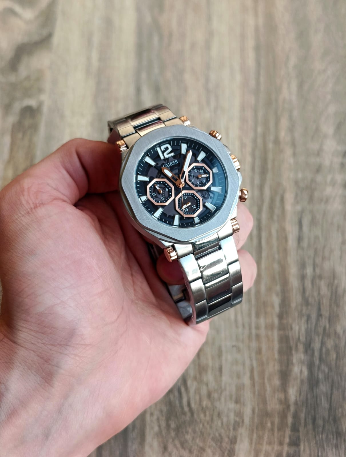 Guess GW0539G1