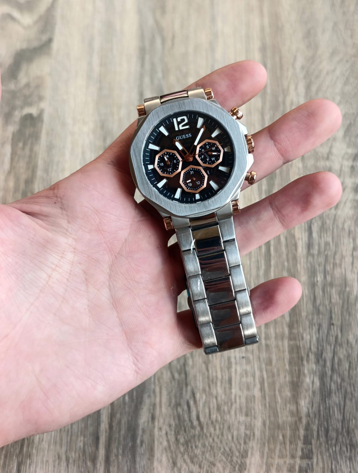 Guess GW0539G1
