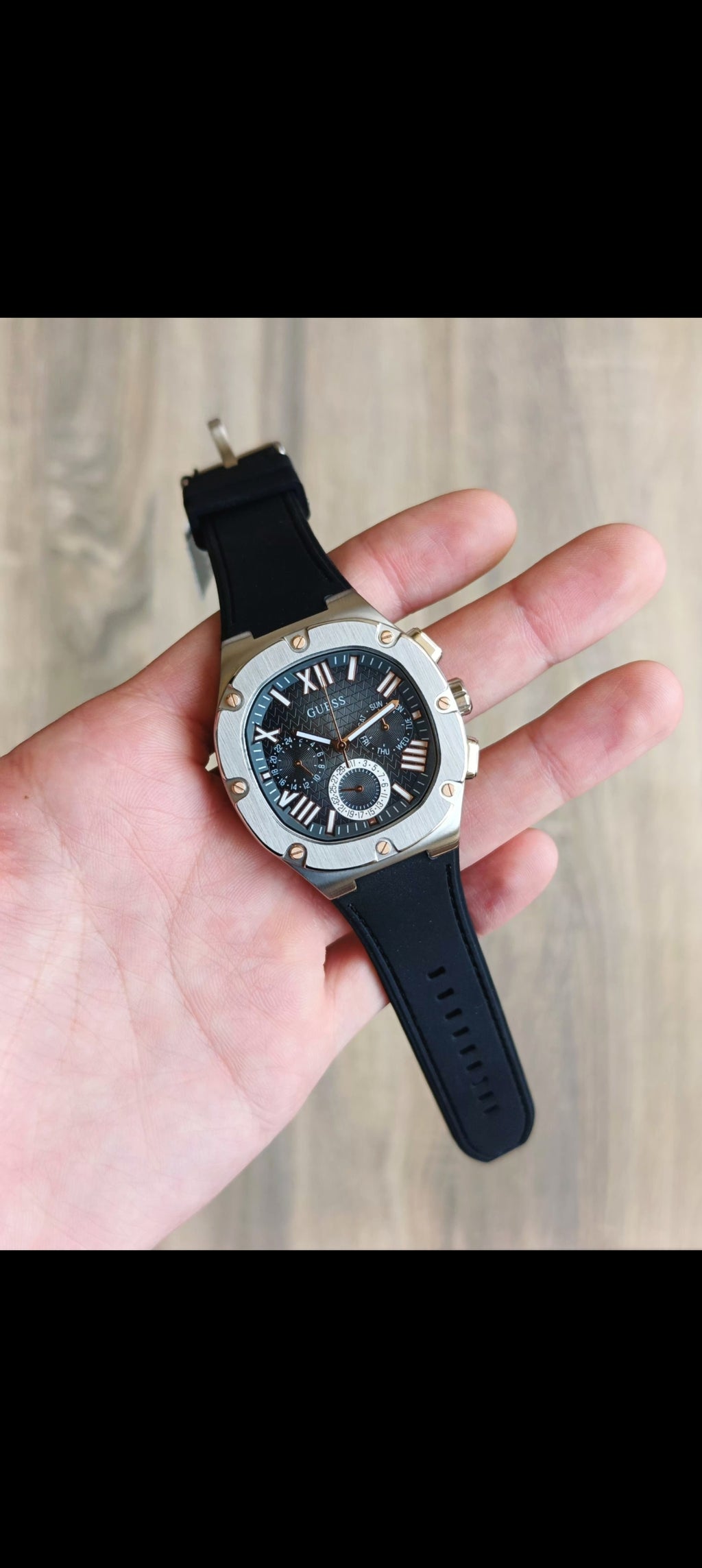 Guess GW0571G1