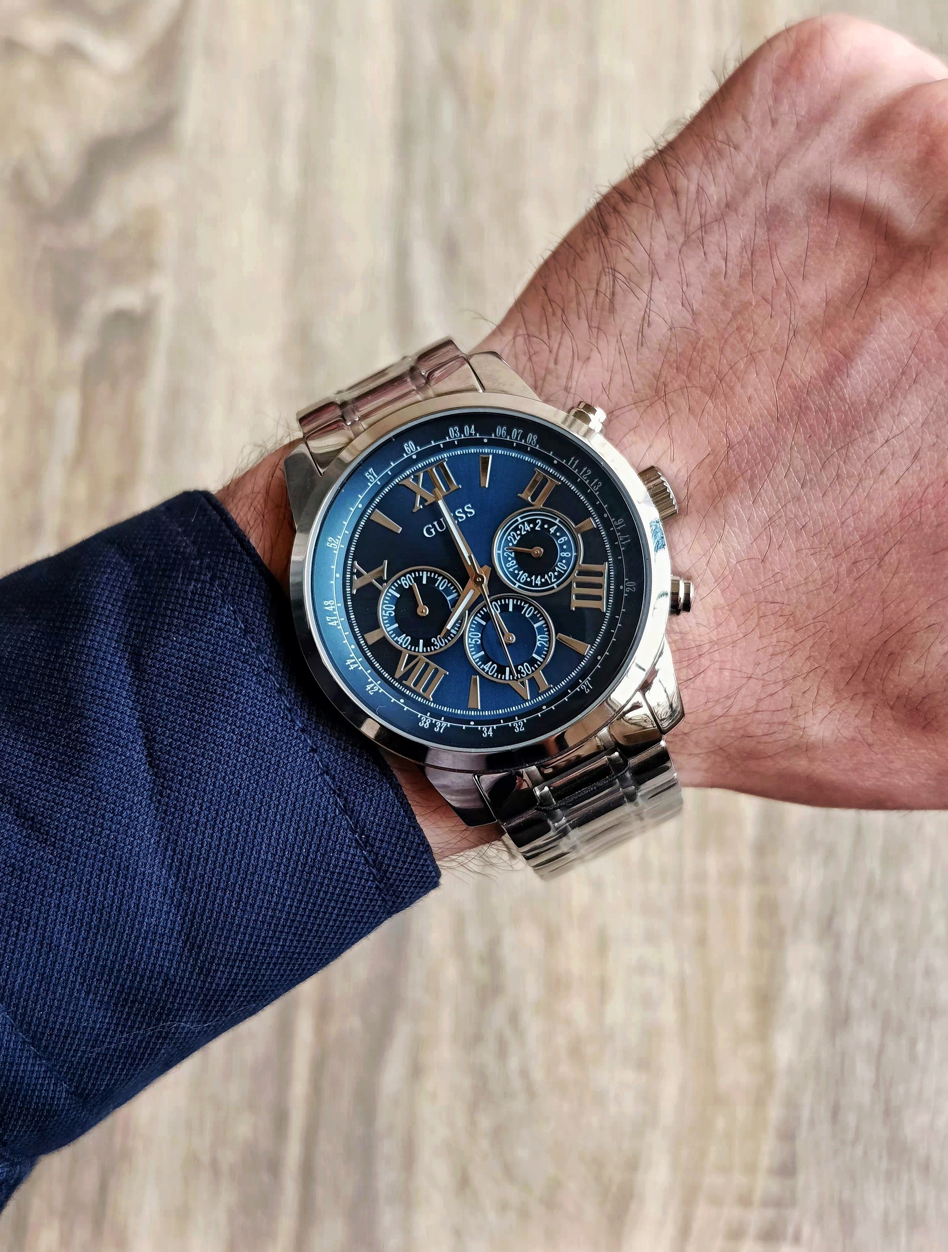 Guess W0379G3