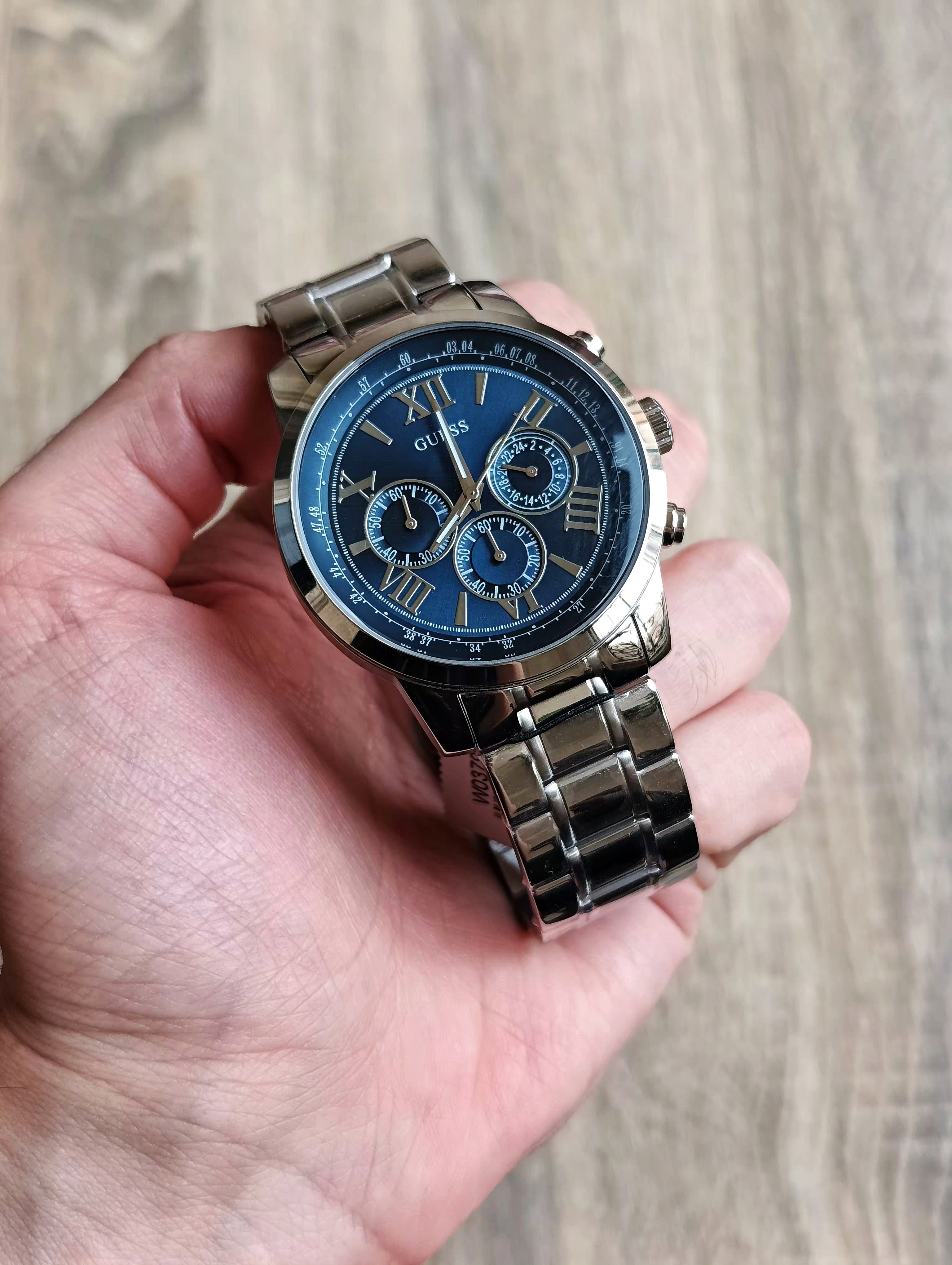 Guess W0379G3